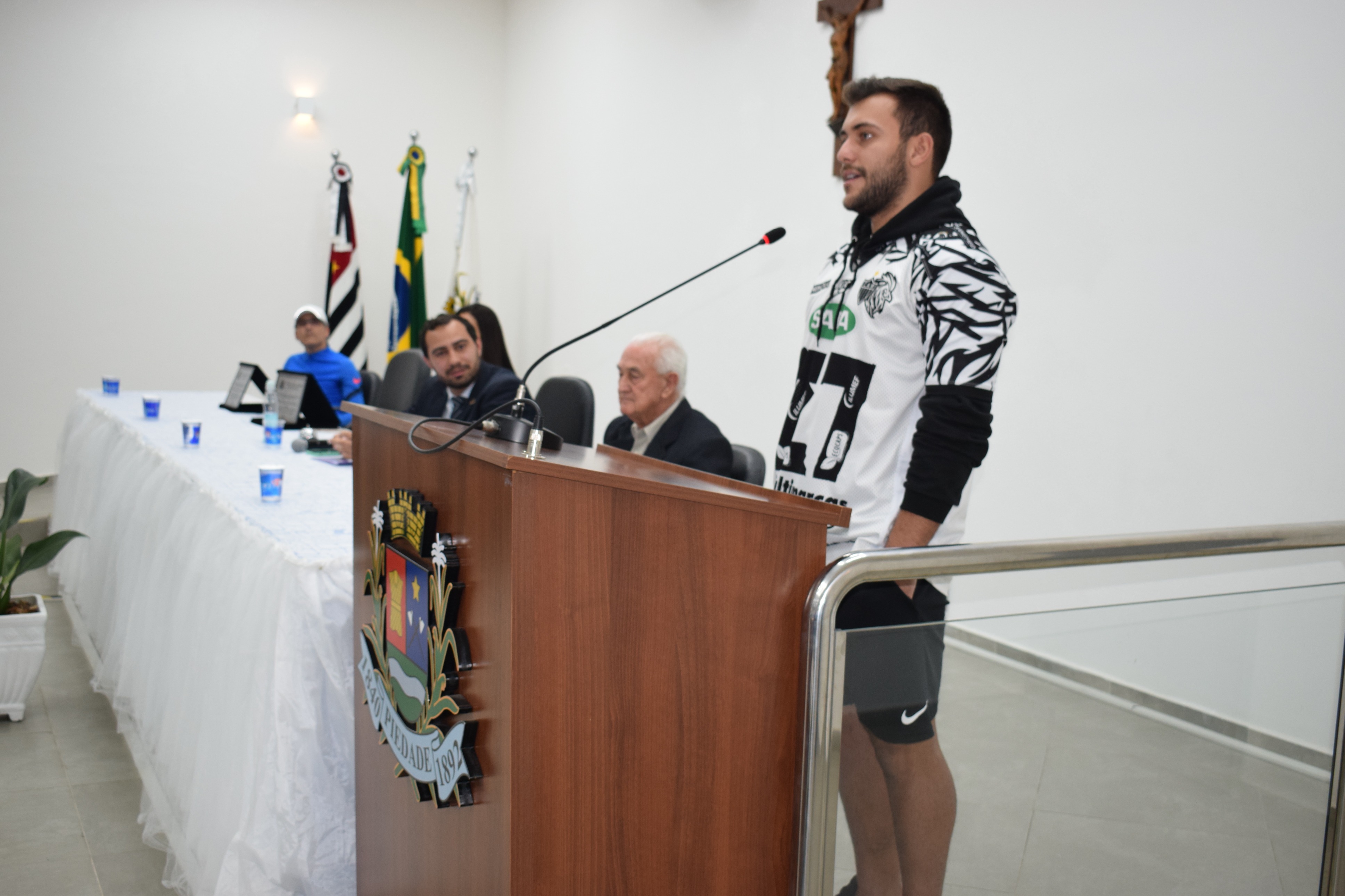 Homenagem aos atletas do município