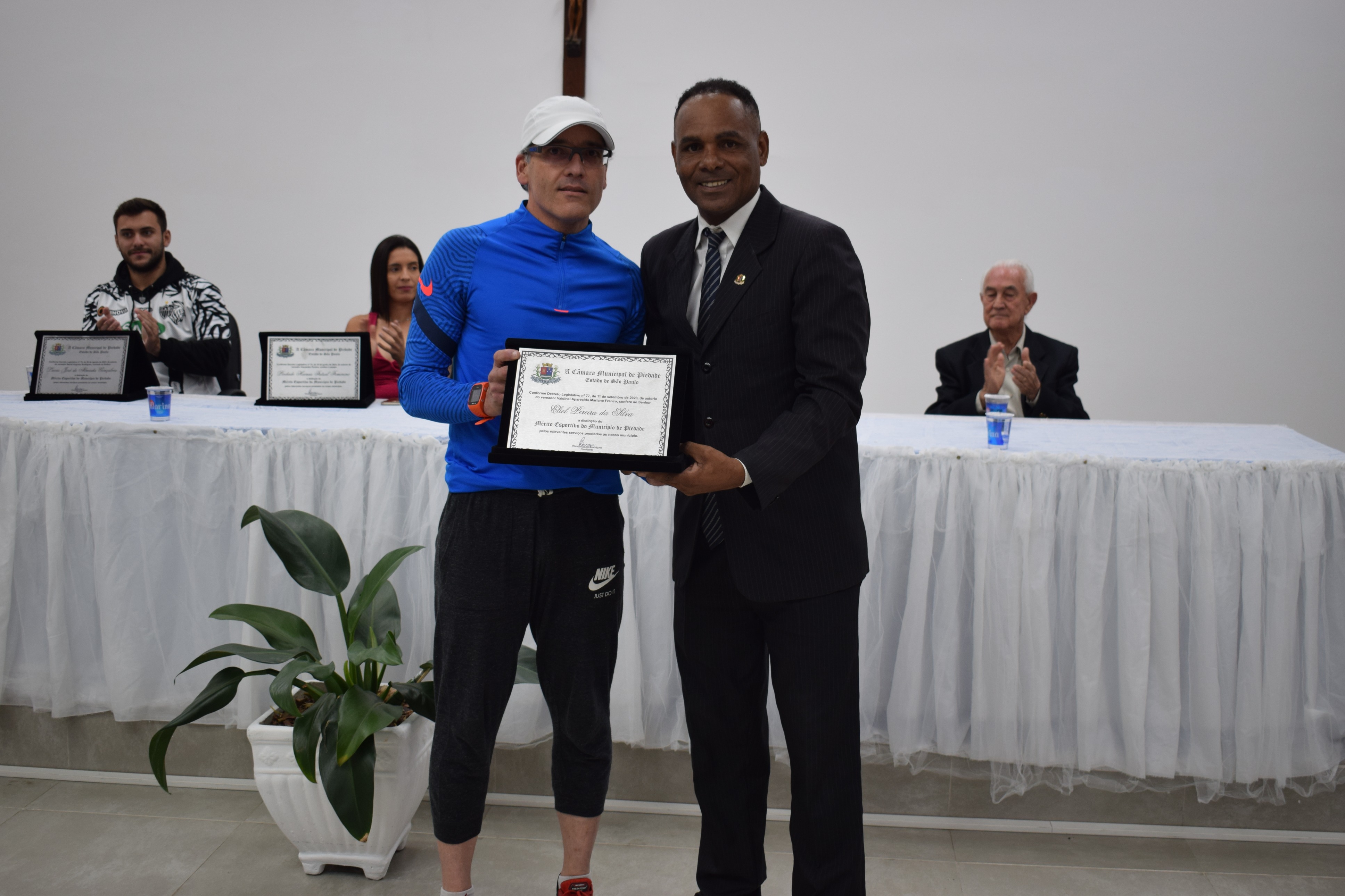 Homenagem aos atletas do município