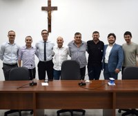 Câmara recebe visita de servidores e vereadores de Salto de Pirapora.
